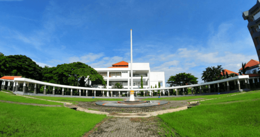 Universitas Negeri di Surabaya